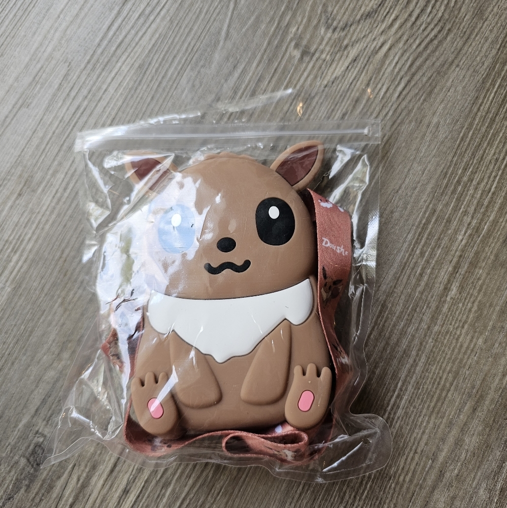 Pokémon Eevee Rubber Bag with Removable Strap - Picture 4 of 4